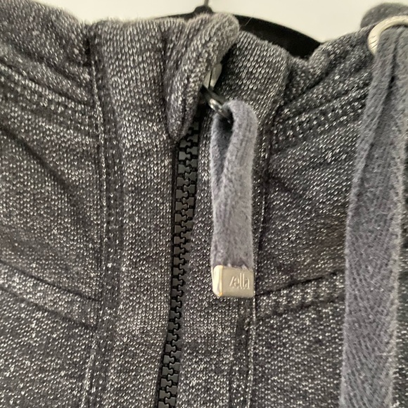 Zella | Ribbed Hem Hoodie - Picture 4 of 12